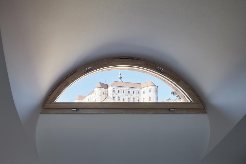 Stajnhaus Hotel Mikulov Luaran gambar