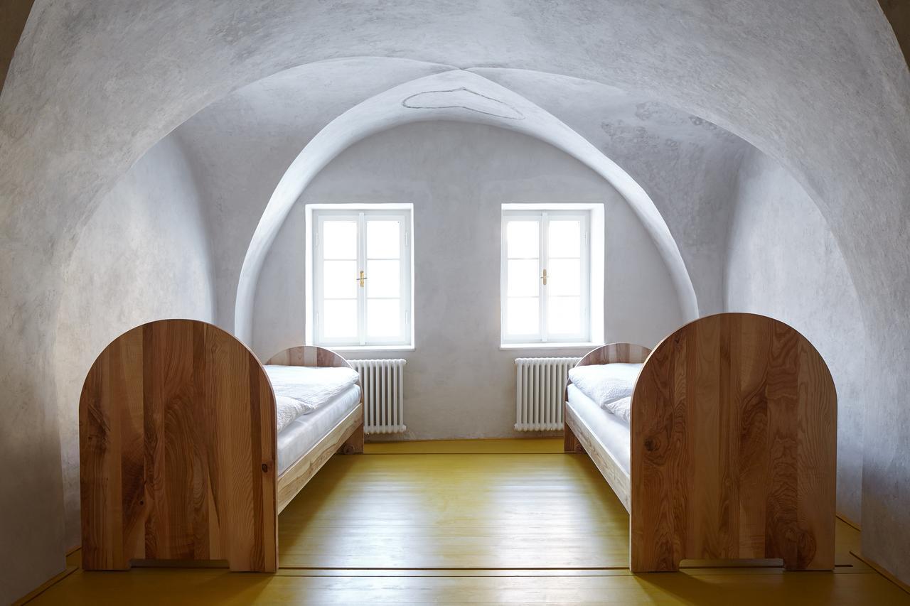 Stajnhaus Hotel Mikulov Luaran gambar
