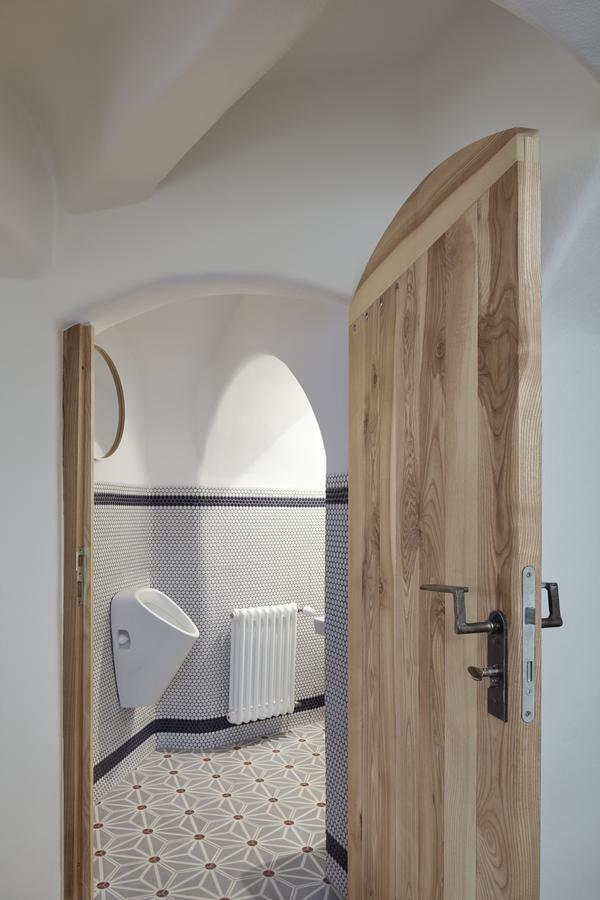 Stajnhaus Hotel Mikulov Luaran gambar